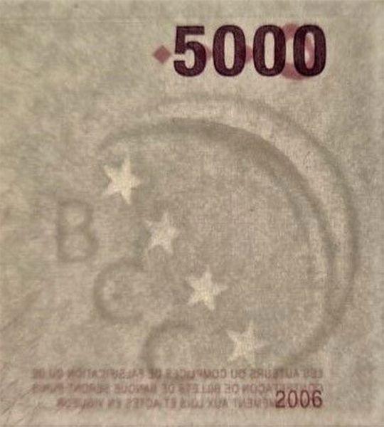 5000 Frank&oacute;w, Komory, 2005 (2021), UNC